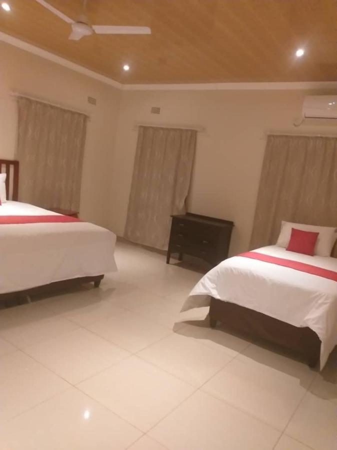 Pillacol Guest House Victoria Falls Eksteriør billede