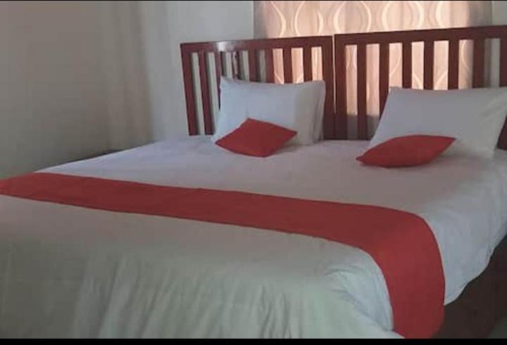 Pillacol Guest House Victoria Falls Eksteriør billede