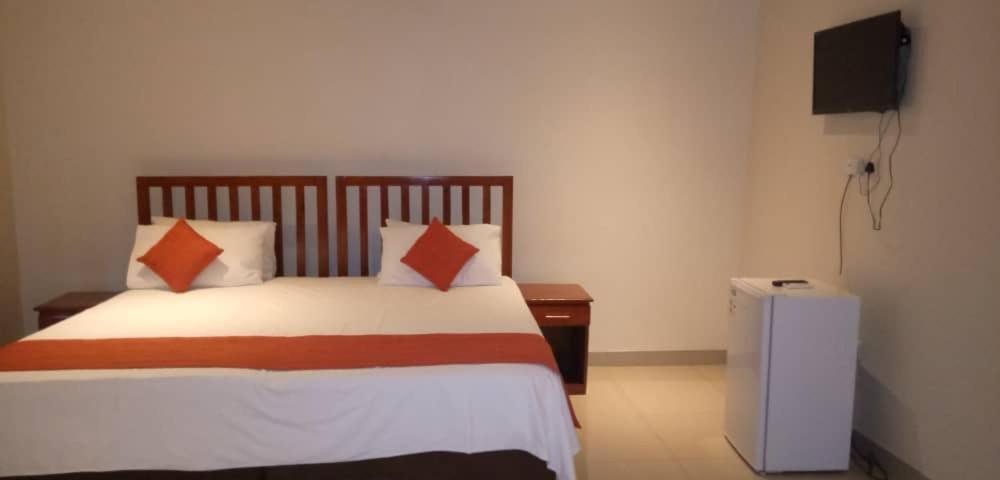 Pillacol Guest House Victoria Falls Eksteriør billede