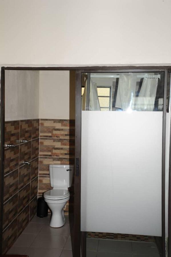 Pillacol Guest House Victoria Falls Eksteriør billede